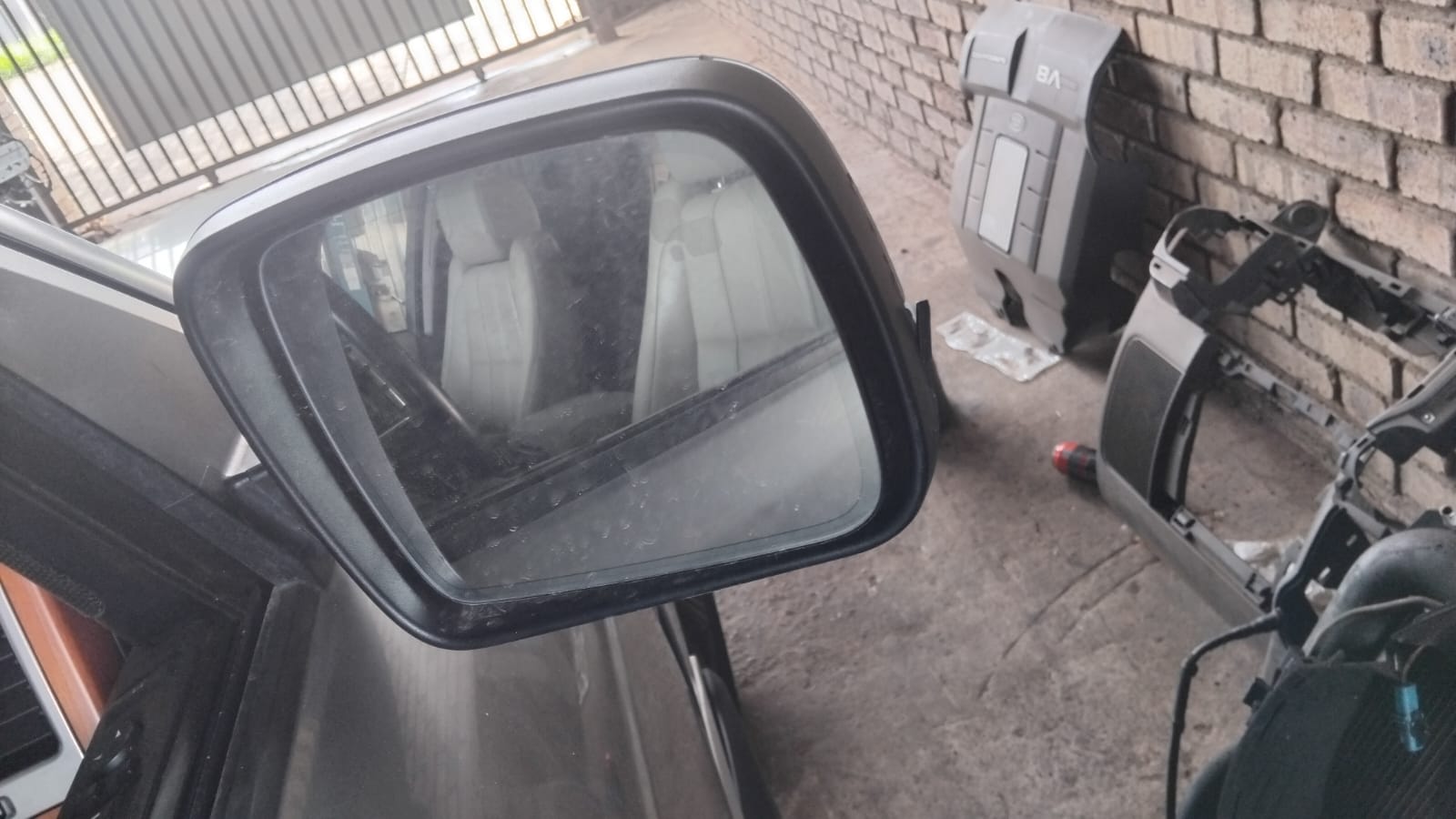 2010 Range Rover Vogue 5.0 V8 SC Mirror for sale - Private Seller