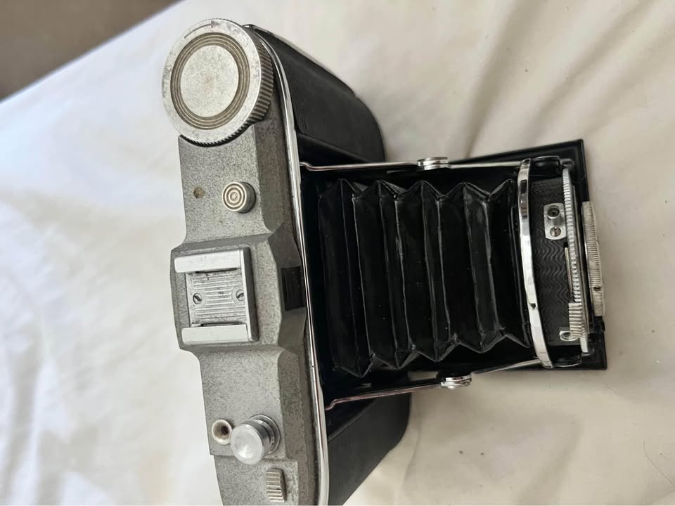 Vintage Zeiss Ikon camera