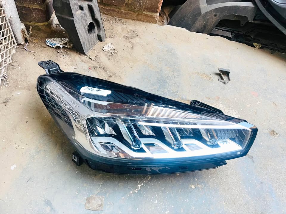 Chery Tiggo 7 pro headlight - Private Seller Chery Tiggo 7 pro headlight - Private Seller
