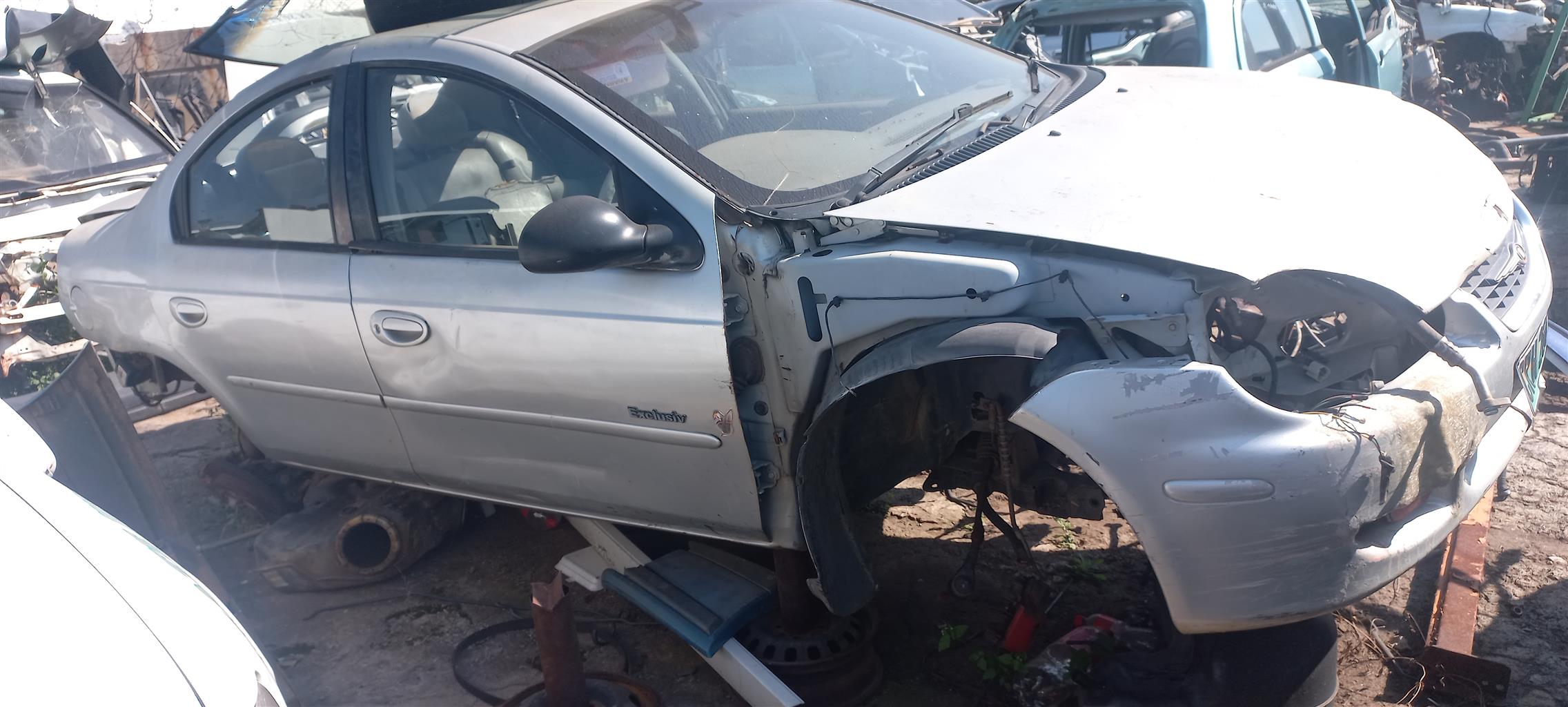Chrysler neon 2001 stripping
