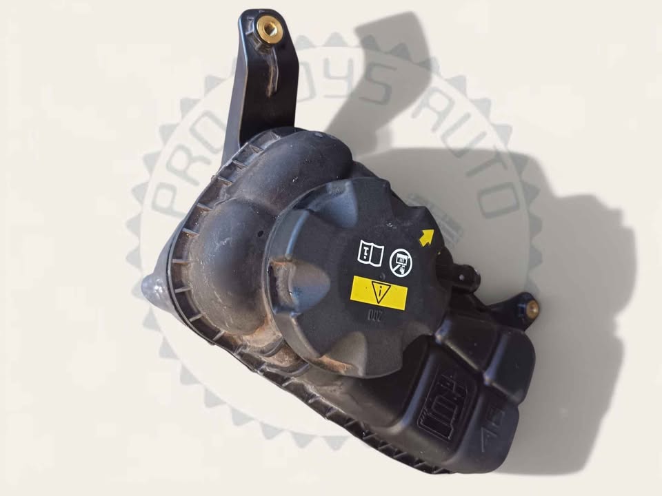 BMW F80, F82, F83, F87 M2 M3 M4 WATER BOTTLE/EXPANSION TANK RESERVOIR AVAILABLE FOR SALE - Private Seller