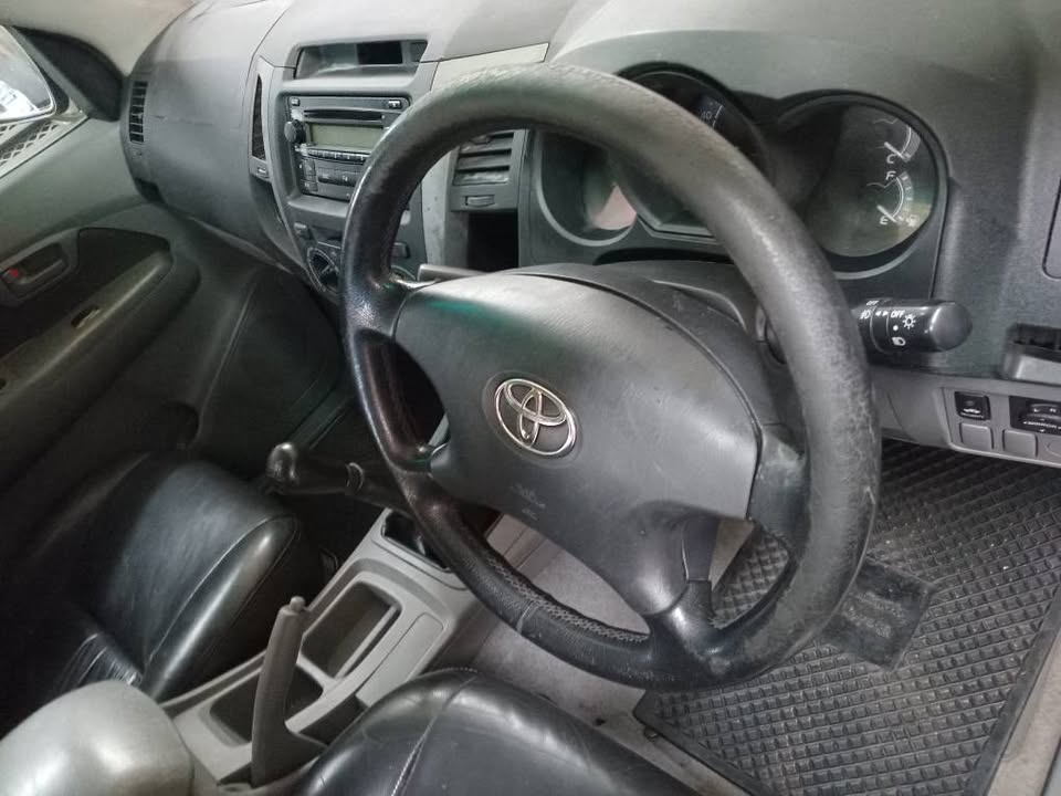 2008 Toyota Hilux 3.0 D-4D 4x2 Double Cab  Manual,Silver Color