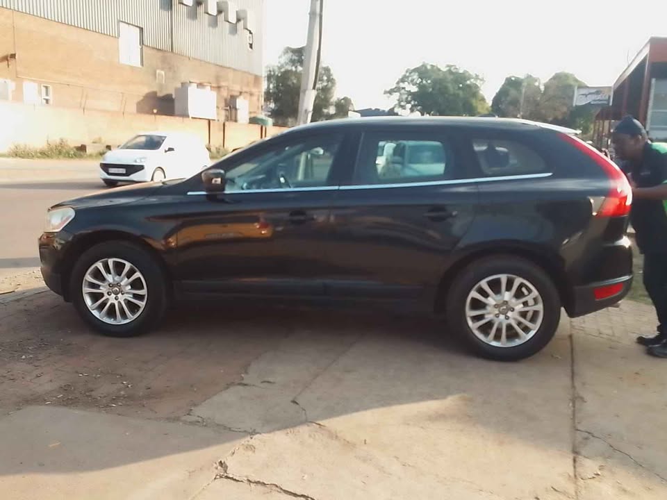 VOLVO XC60 T6 2012 3.0t AWD STRIPPING FOR SALE - Private Seller VOLVO XC60 T6 2012 3.0t AWD STRIPPING FOR SALE - Private Seller