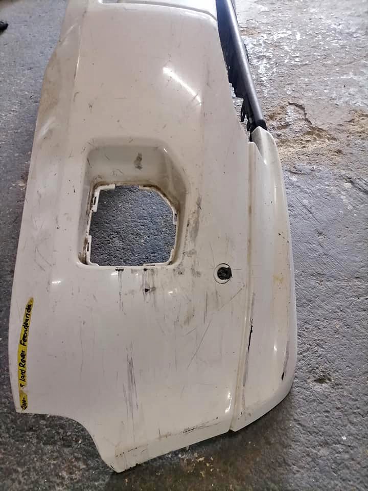 Land Rover Freelander white bumper DM or contact number in the description for assistance. - Private Seller Land Rover Freelander white bumper DM or contact number in the description for assistance. - Private Seller