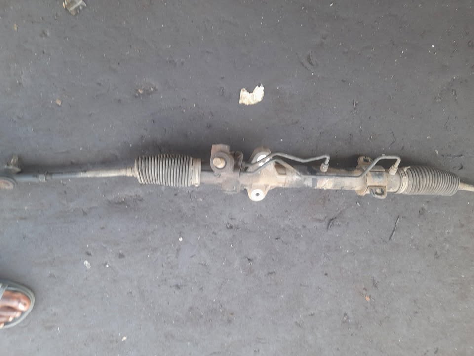 HYUNDAI H100 BAKKIE STEERING RACK AVAILABLE - Private Seller