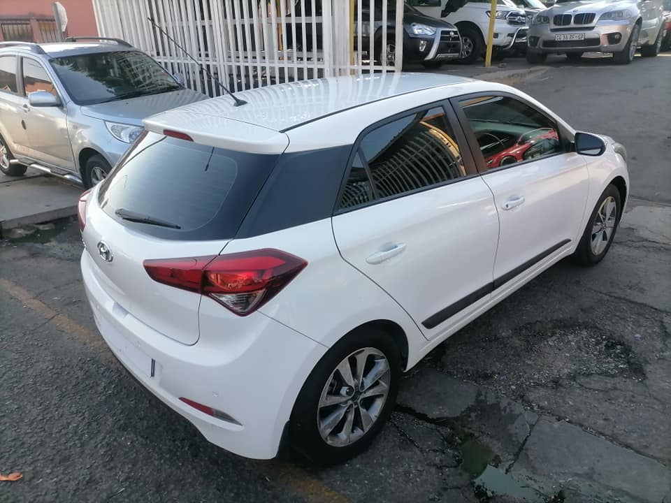 2015 Hyundai i20 1.4 Fluid with a leather interior