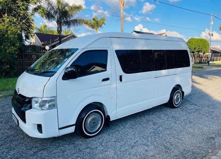 Toyota Quantum, 2.7 petrol, 310xxxkms Start and go, Bus is ready to ...