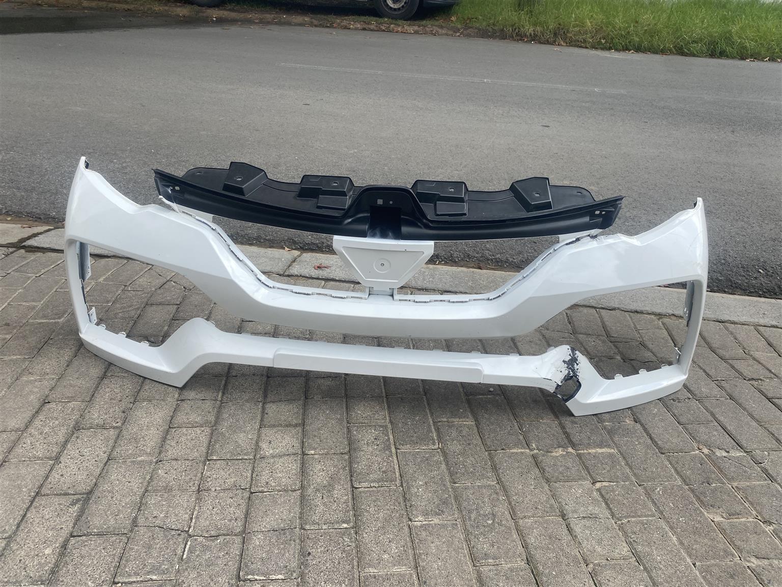 2024 RENAULT KIGER FRONT BUMPER FOR SALE. IN EXCELLENT CONDITION - Private Seller 2024 RENAULT KIGER FRONT BUMPER FOR SALE. IN EXCELLENT CONDITION - Private Seller