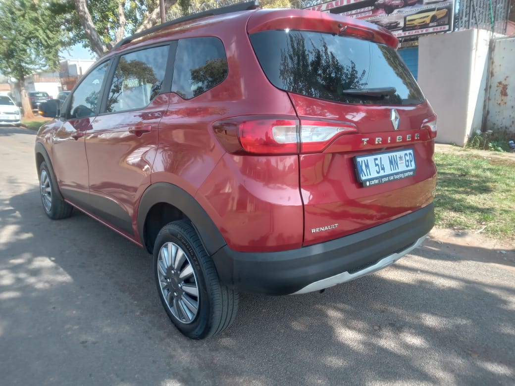 Used 2022 Renault Triber 1.0 Life - Private Seller Used 2022 Renault Triber 1.0 Life - Private Seller