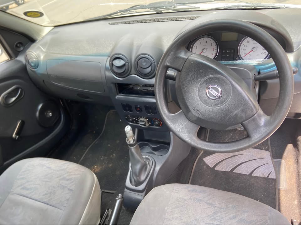 2013 Nissan np200