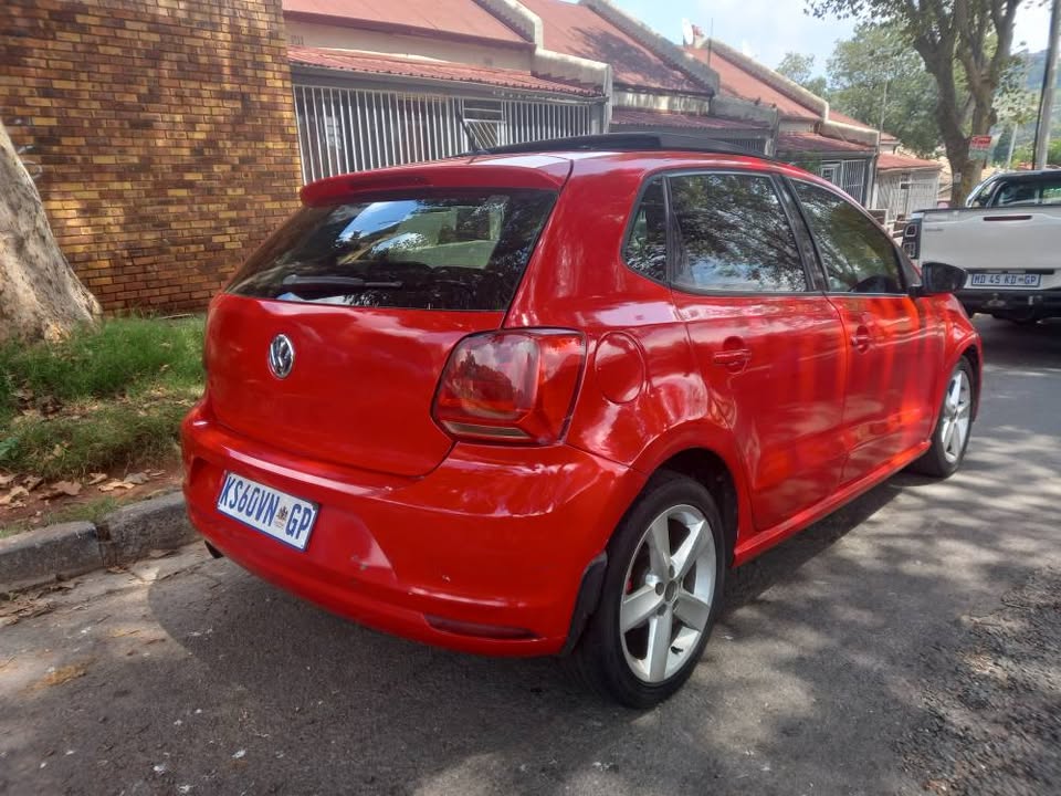 2015  VW Polo 6 Hatchback  1.4 Comfortline Petrol, Manual, Red, Sunroof