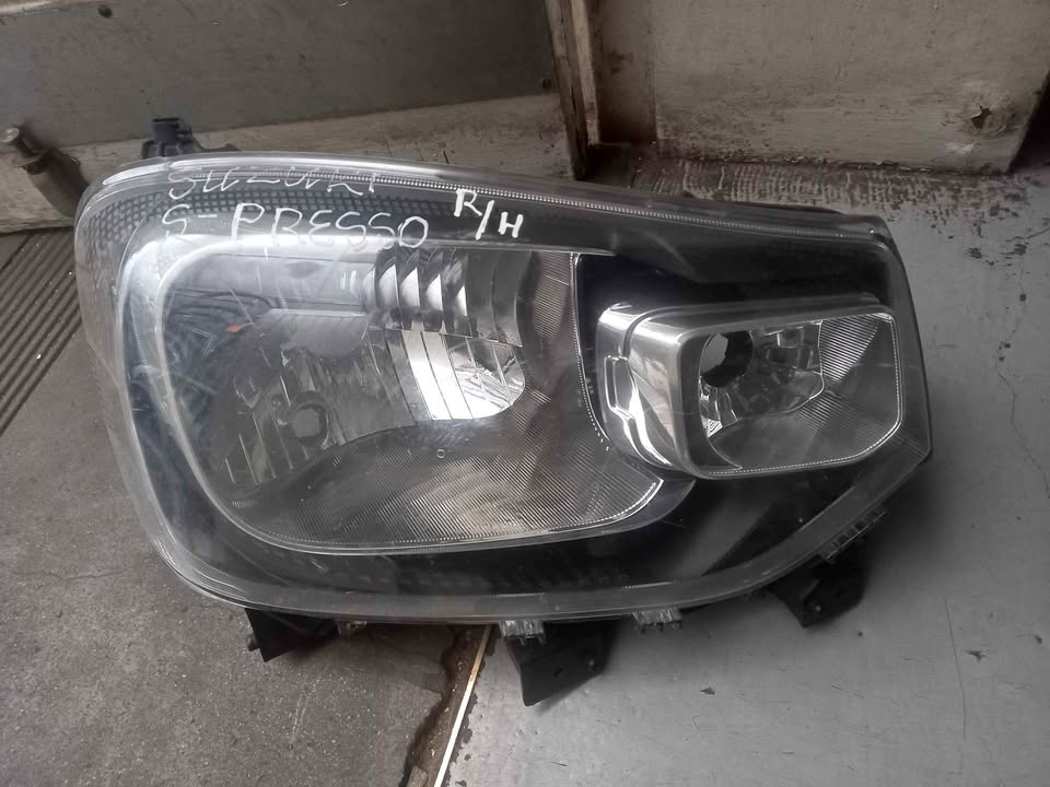 Suzuki S presso headlight right side - Private Seller Suzuki S presso headlight right side - Private Seller