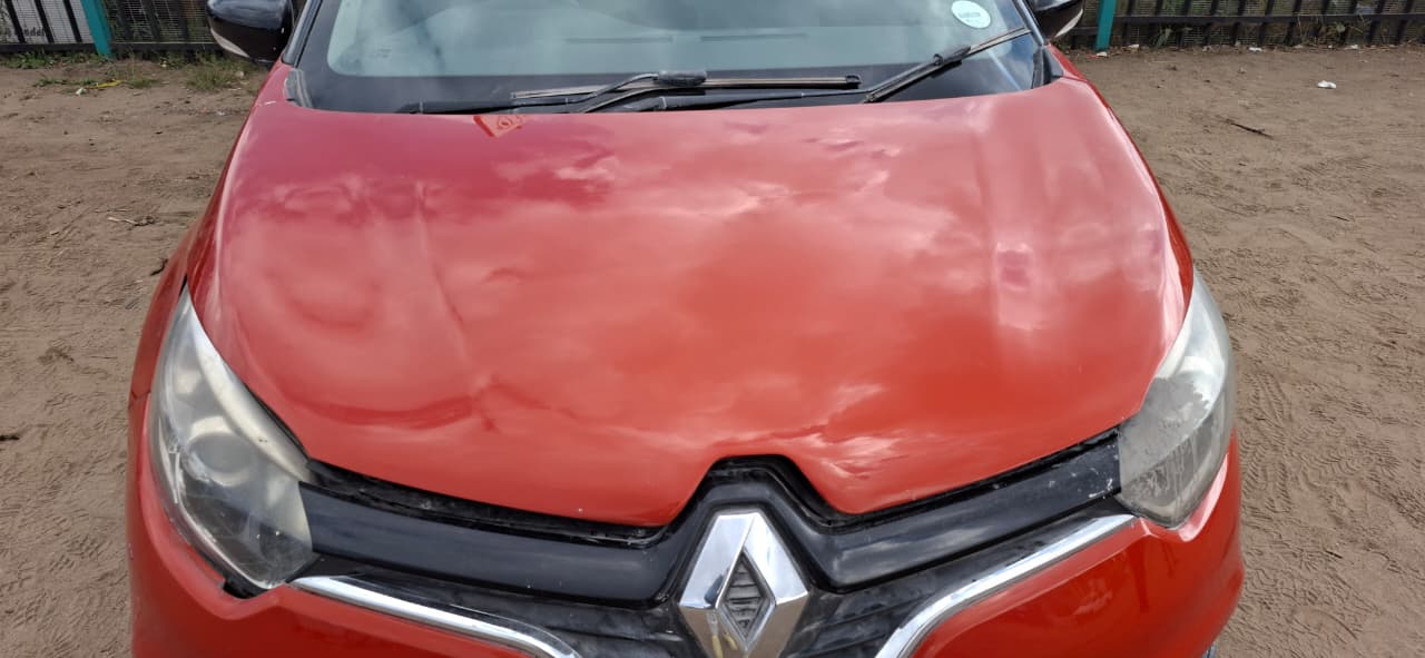 Renault Captur Bonnet Hood for Sale - Private Seller Renault Captur Bonnet Hood for Sale - Private Seller