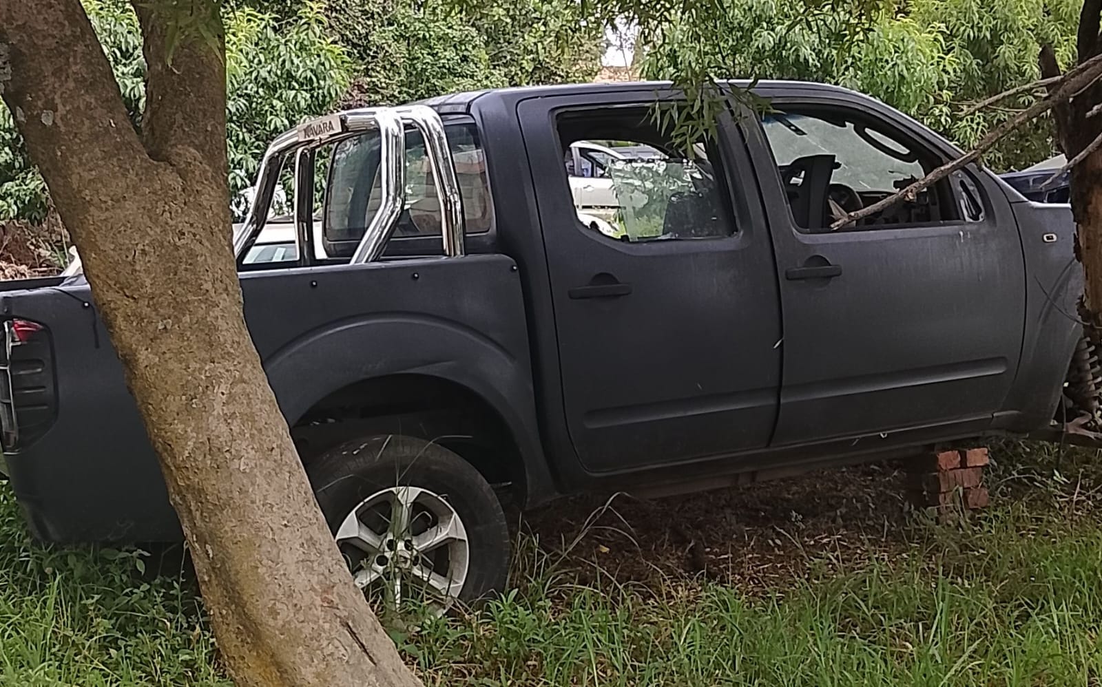 Nissan Navara 2.5lt Double Cab Automatic - Private Seller Nissan Navara 2.5lt Double Cab Automatic - Private Seller