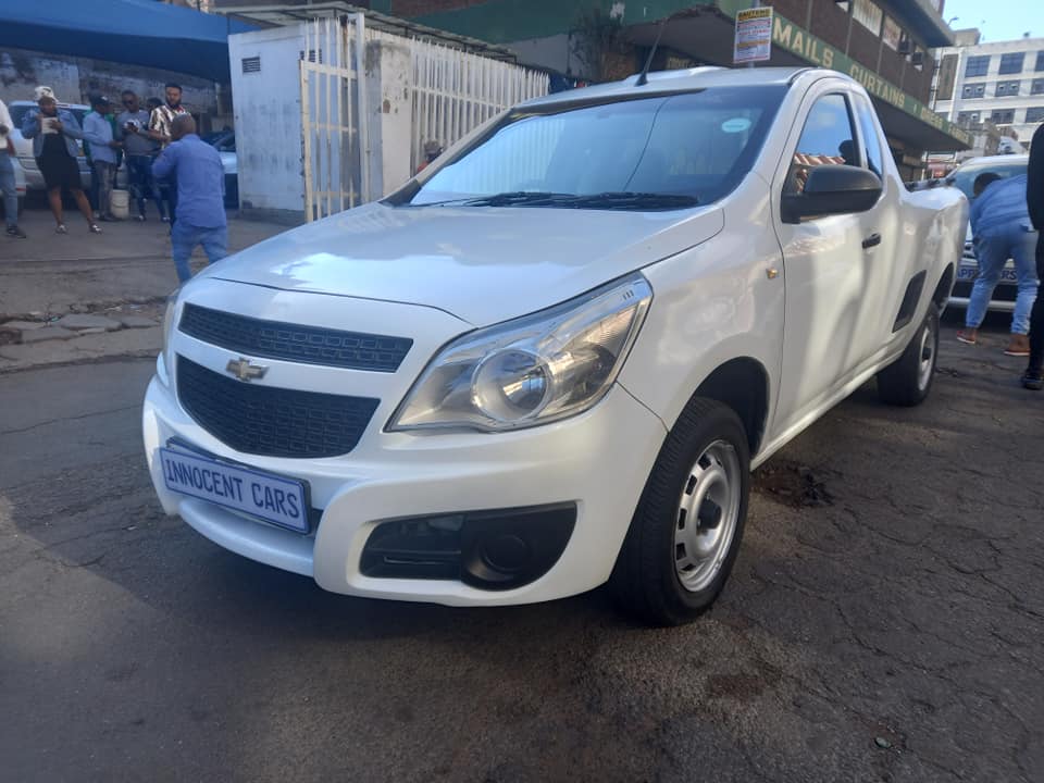 2013 CHEVROLET UTILITY BAKKIE 1.4 PETROL, MILEAGE 103000KM WHITE COLOR