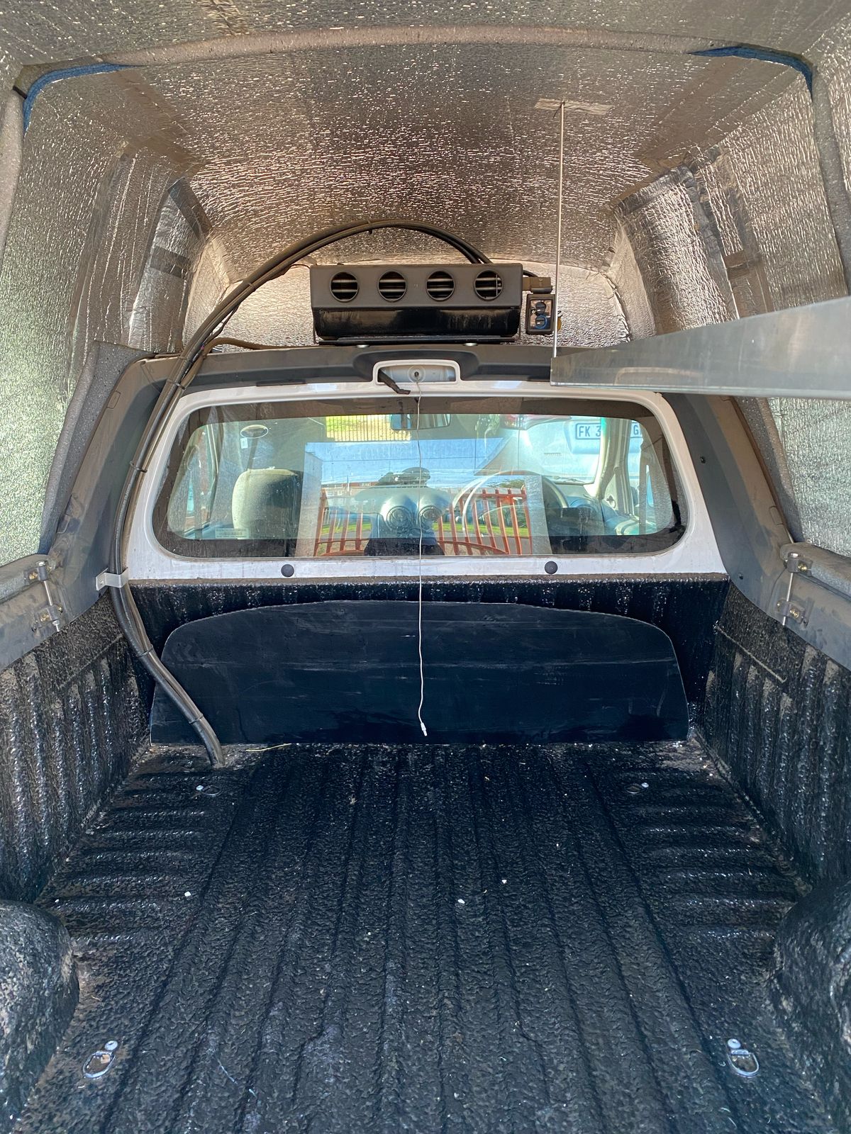 2021 Nissan np200 1.6i Canopy with fridge