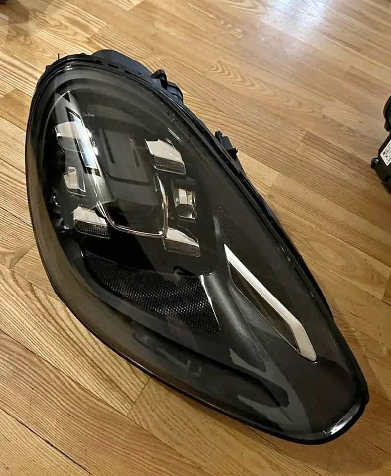 Headlight Porsche Cayenne 958 92A Facelift 2014-2017 Full LED - Private Seller Headlight Porsche Cayenne 958 92A Facelift 2014-2017 Full LED - Private Seller