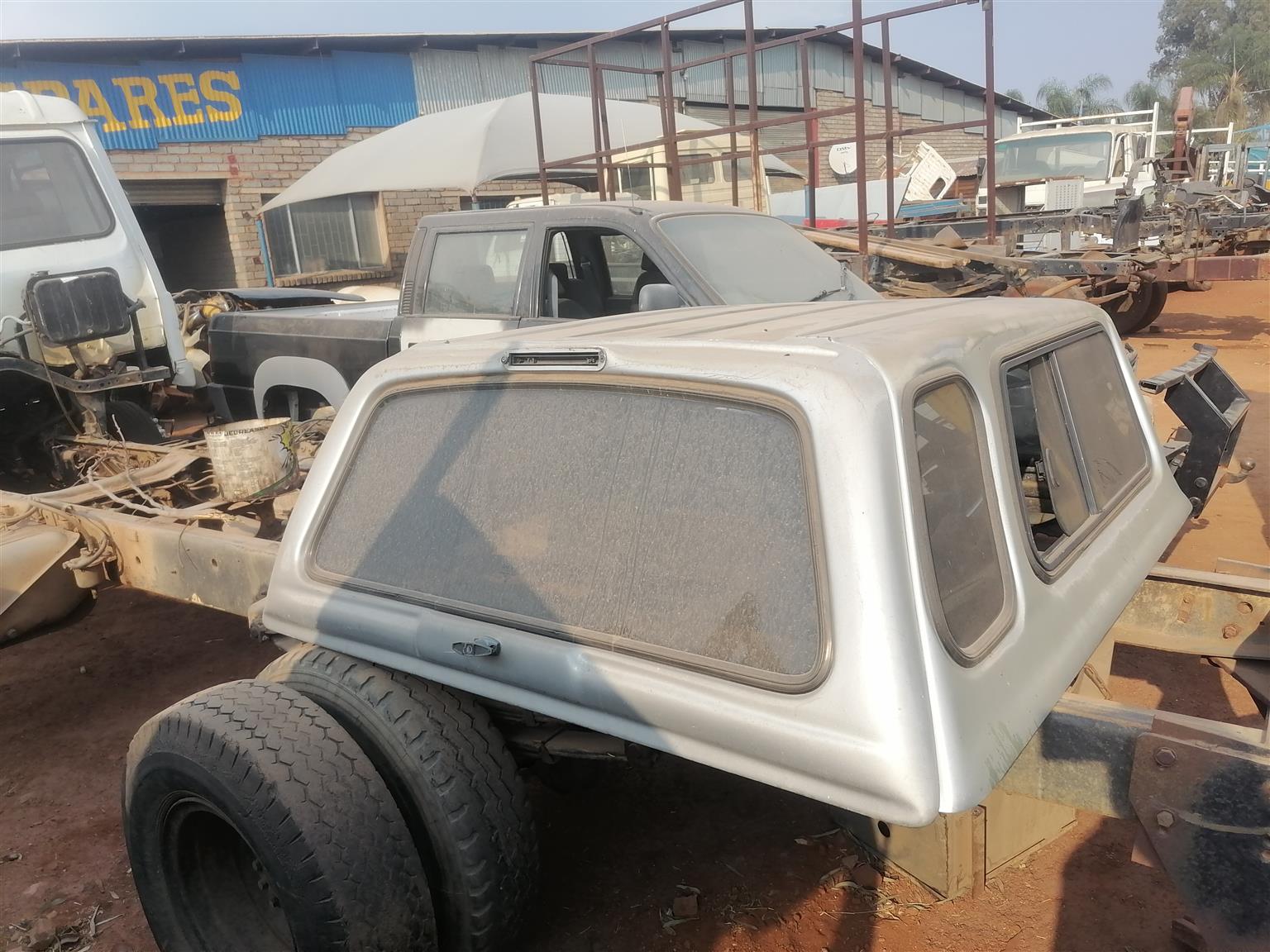 Canopy ford ranger double cab Montana shape for sale - Private Seller