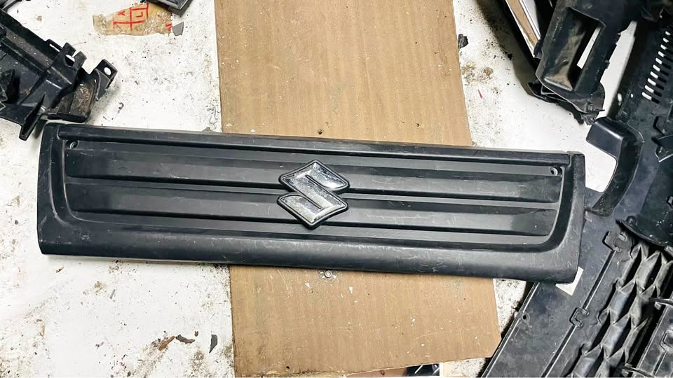 Suzuki Super Carry grille - Private Seller Suzuki Super Carry grille - Private Seller