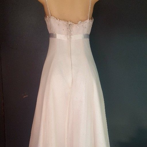 Second hand wedding gowns