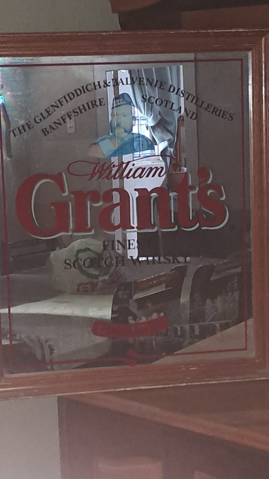 Bar mirrors with Gants and other alcohol emblems on