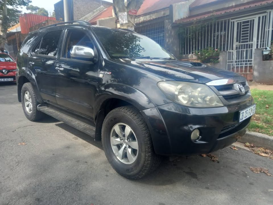 2010 Toyota Fortuner 3.0 D4D Manual, Black, 320,000kms Nothing to Fix