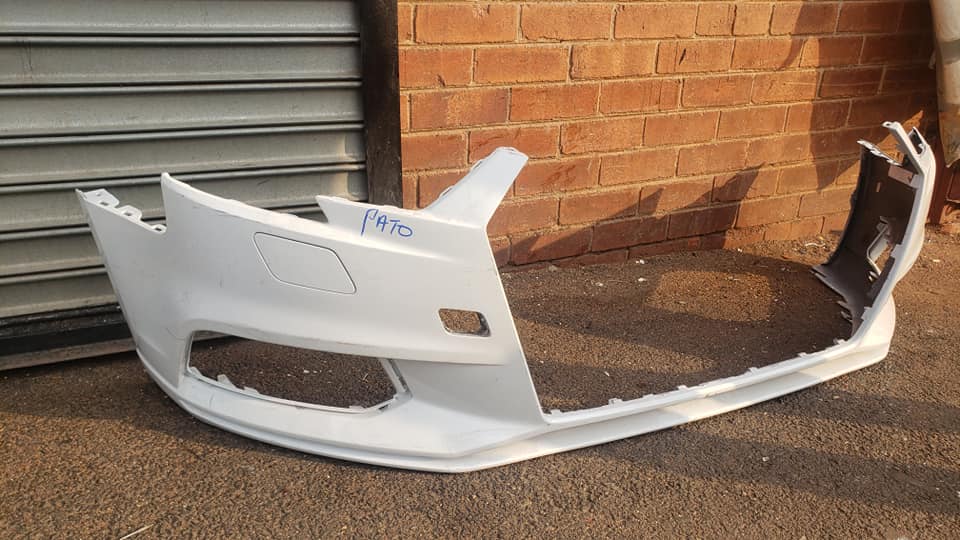 Audi A4 B9 Front Bumper Clean - Private Seller Audi A4 B9 Front Bumper Clean - Private Seller
