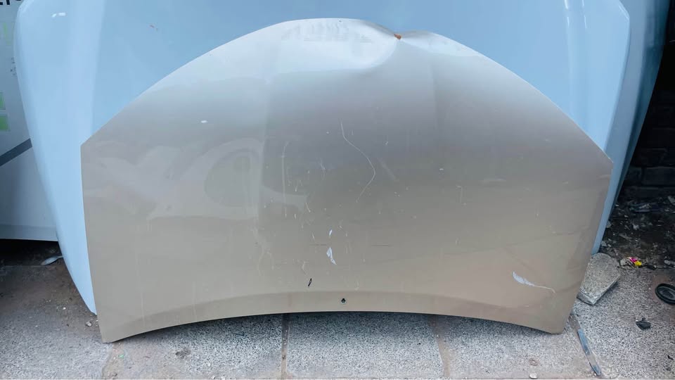 Toyota Corolla bonnet - Private Seller Toyota Corolla bonnet - Private Seller
