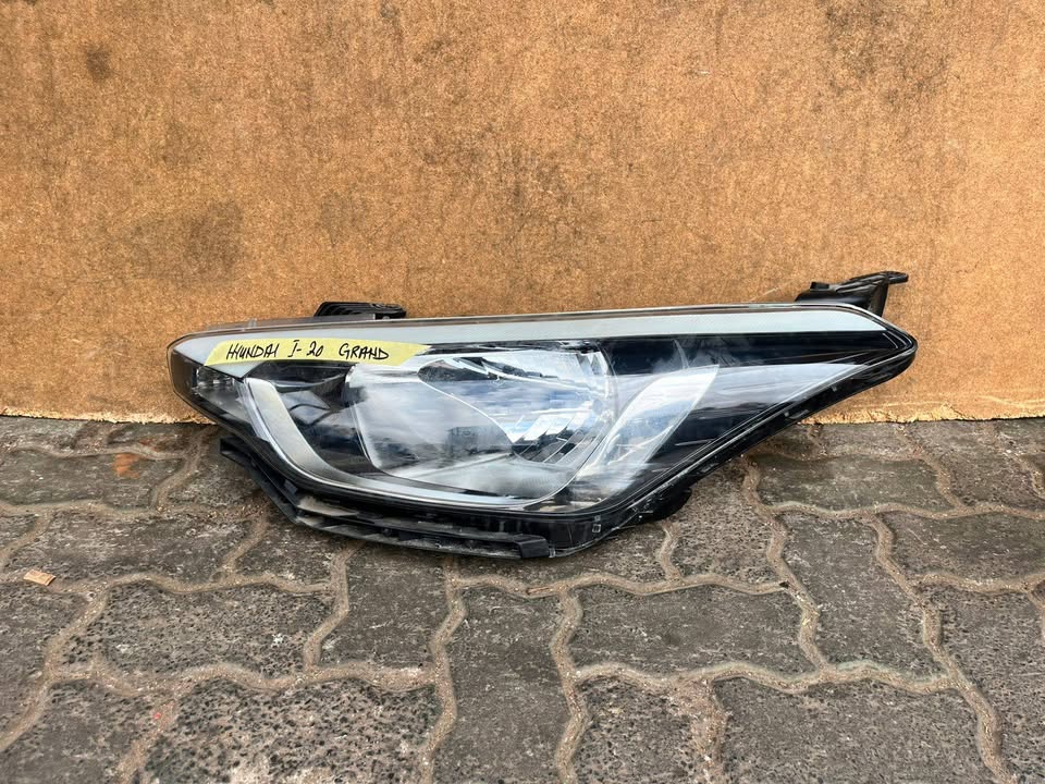Hyundai i20 Grand Headlight - Private Seller Hyundai i20 Grand Headlight - Private Seller