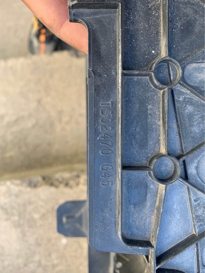 BMW G45 X3 air duct bottom for sale in good condition - Private Seller BMW G45 X3 air duct bottom for sale in good condition - Private Seller