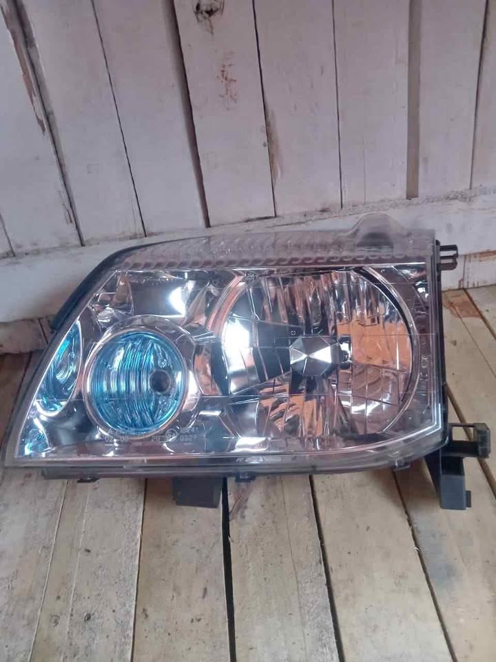 Nissan xtrail 2002-2005 lhs headlight - Private Seller Nissan xtrail 2002-2005 lhs headlight - Private Seller