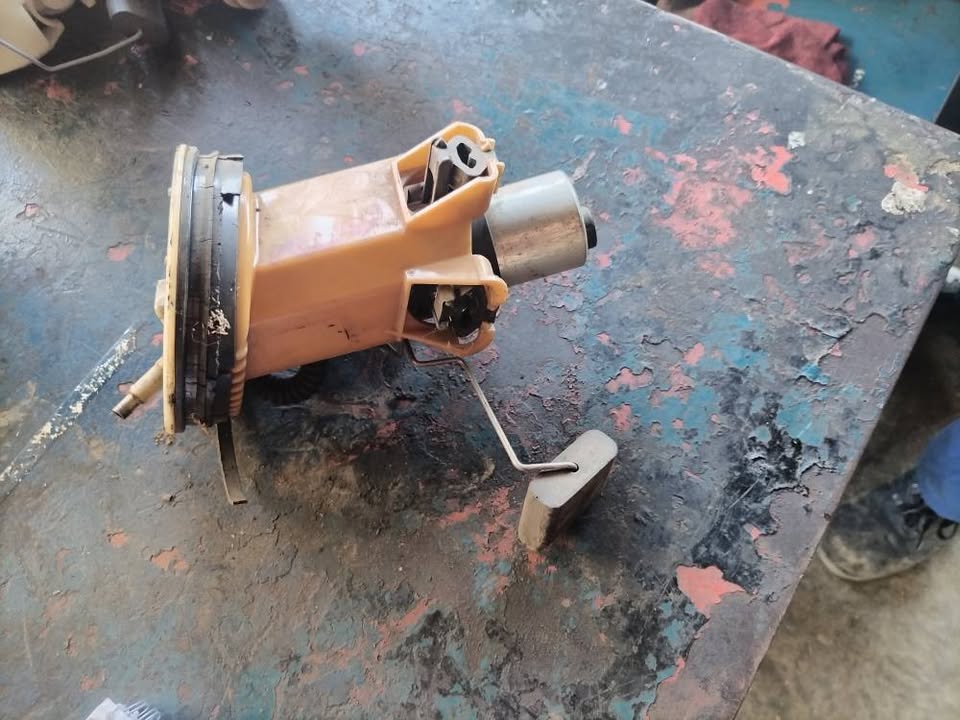 Bmw fuel pump - Private Seller