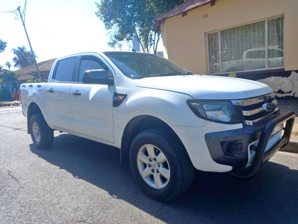 2015 Ford Ranger Double Cab 2.2 Diesel XLT, Manual 6speed, White Color, Mileage 105000km