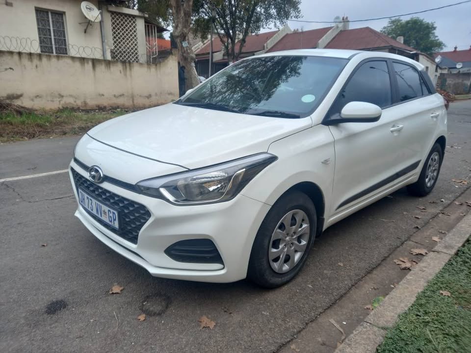 2019 Hyundai i20 1.2 PETROL, Manual, White