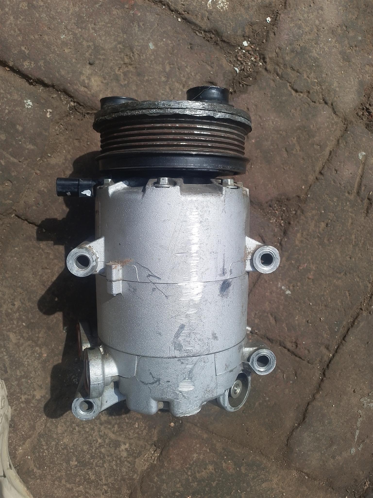 AIRCON PUMP S40 1.8L 2010 VOLVO FOR SALE DELIVERY AVAILABLE COUNTRY WIDE - Private Seller