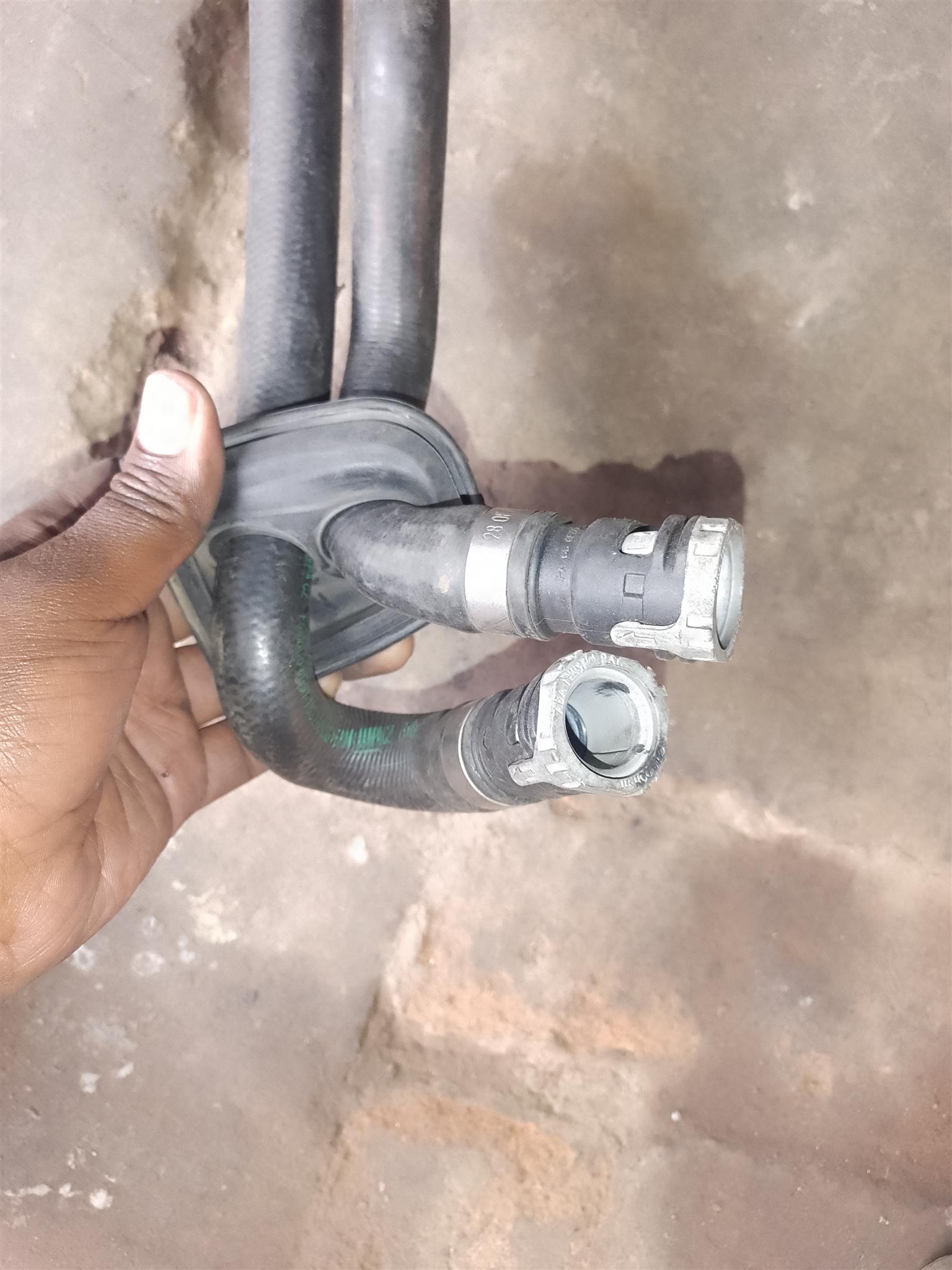 RENAULT TWINGO II 1.2L 16V - D4 FJ7 INTERCOOLER HOSE FOR SALE DELIVERY AVAILABLE - Private Seller RENAULT TWINGO II 1.2L 16V - D4 FJ7 INTERCOOLER HOSE FOR SALE DELIVERY AVAILABLE - Private Seller