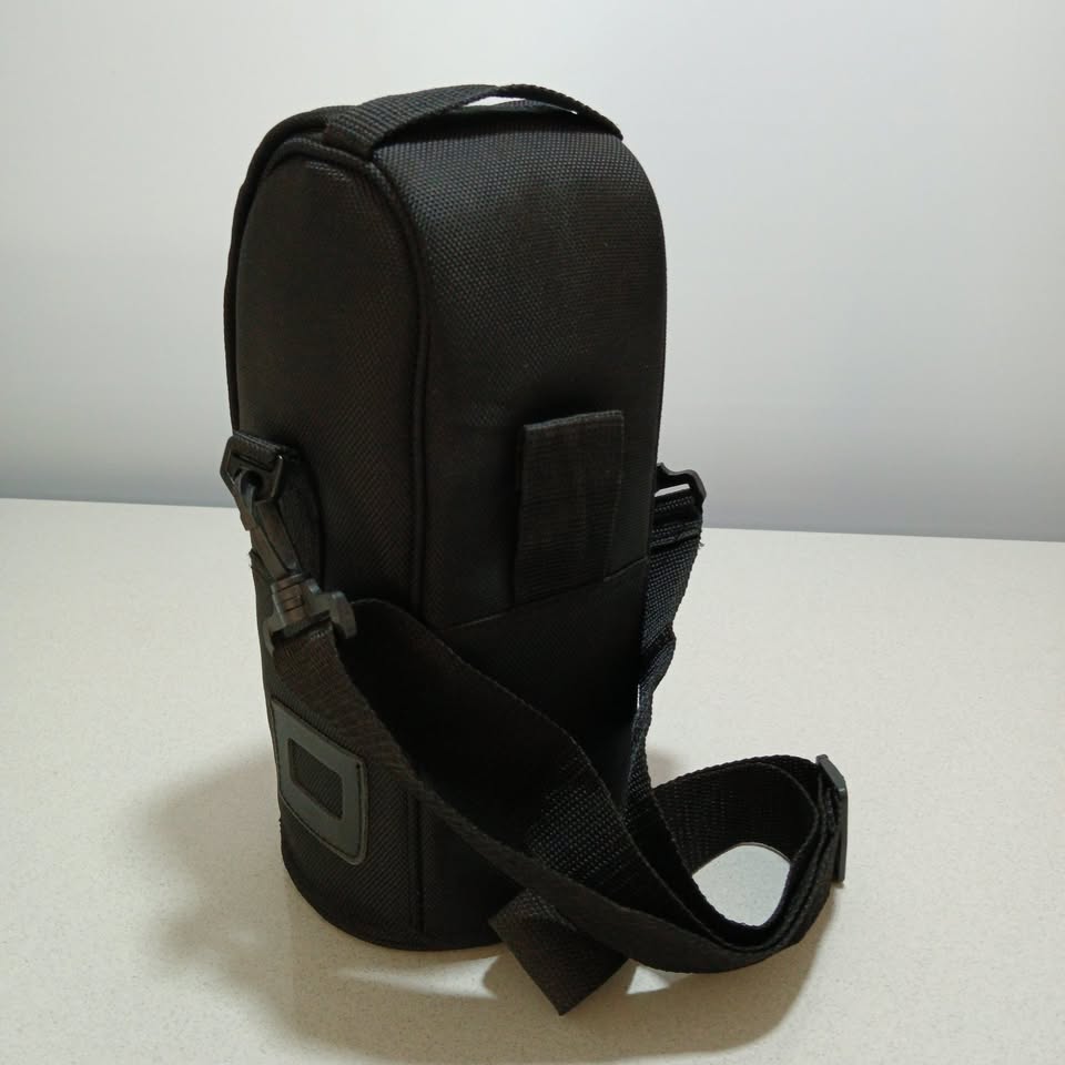 Nikon CL-M2 Lens Case