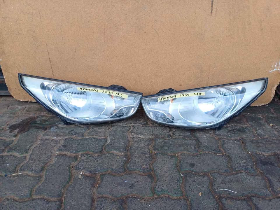 Hyundai Ix35 Headlight both sides (Normal) for sale now - Private Seller Hyundai Ix35 Headlight both sides (Normal) for sale now - Private Seller