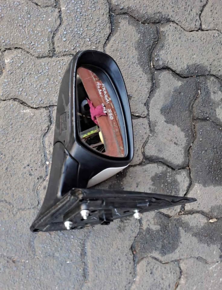 Hyundai I20 mirror left side - Private Seller Hyundai I20 mirror left side - Private Seller