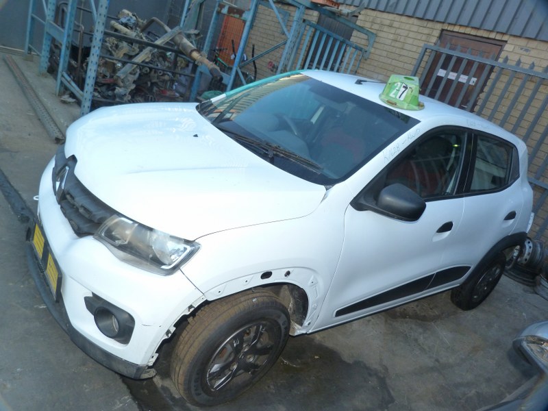 Renault Kwid 1.0 Manual B4DA White - 2017 SPARESBOYZ STRIPPING FOR SPARES - Private Seller