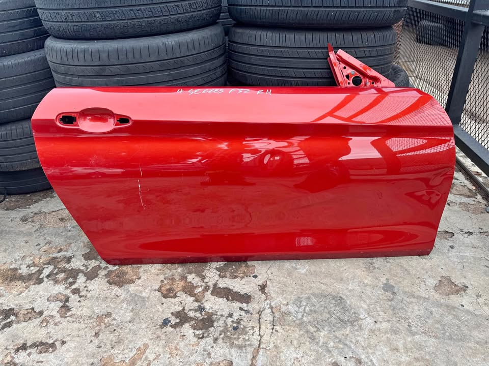 BMW M4 F82 F32 Right Door - Private Seller BMW M4 F82 F32 Right Door - Private Seller