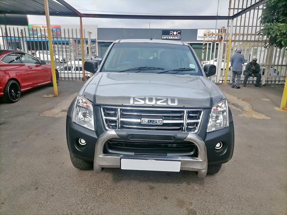 2009 Isuzu KB250 LE with a Canopy