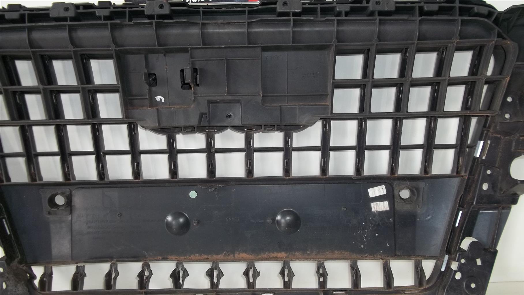 Audi Q5 radiator grille - Private Seller Audi Q5 radiator grille - Private Seller