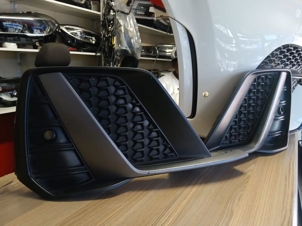 A1 SLINE AUDI 2022 FOGLIGHT GRILLS LEFT and right - Private Seller