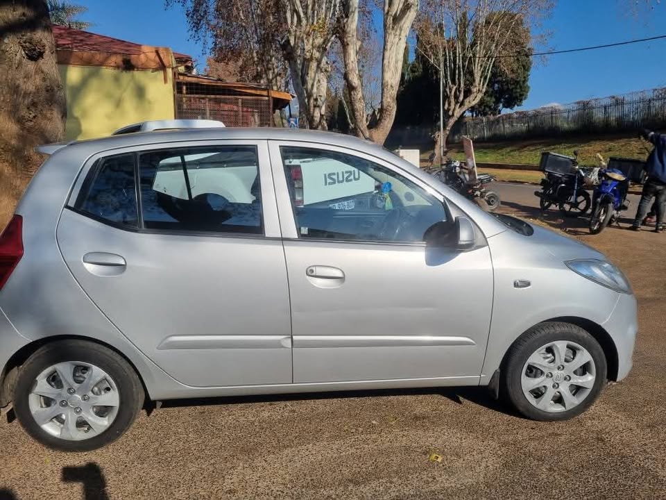2017 Hyundai i10 1.1GLS Manual Mechanically Perfect with Clothes Seat