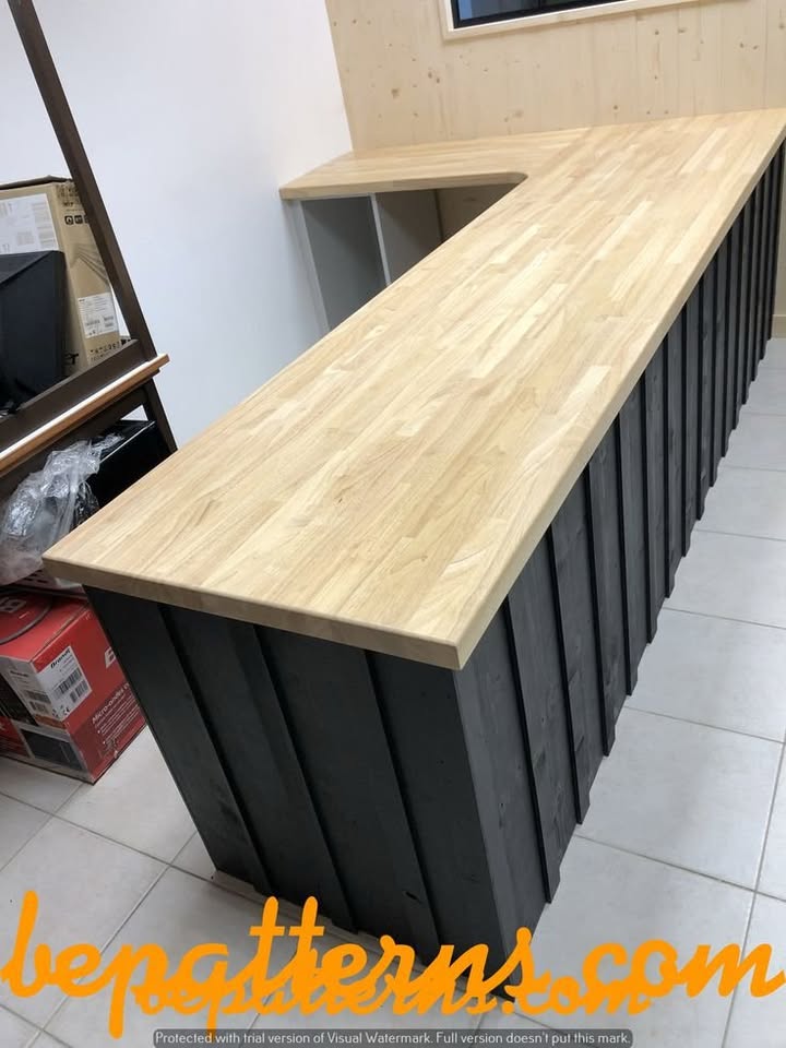 Elegant Boutique Counter - SFS retail counter, display case