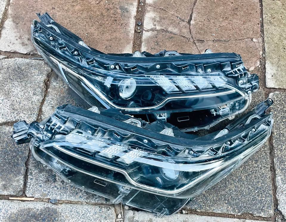 TOYOTA FORTUNER GD6 LED HEADLIGHTS - Private Seller TOYOTA FORTUNER GD6 LED HEADLIGHTS - Private Seller