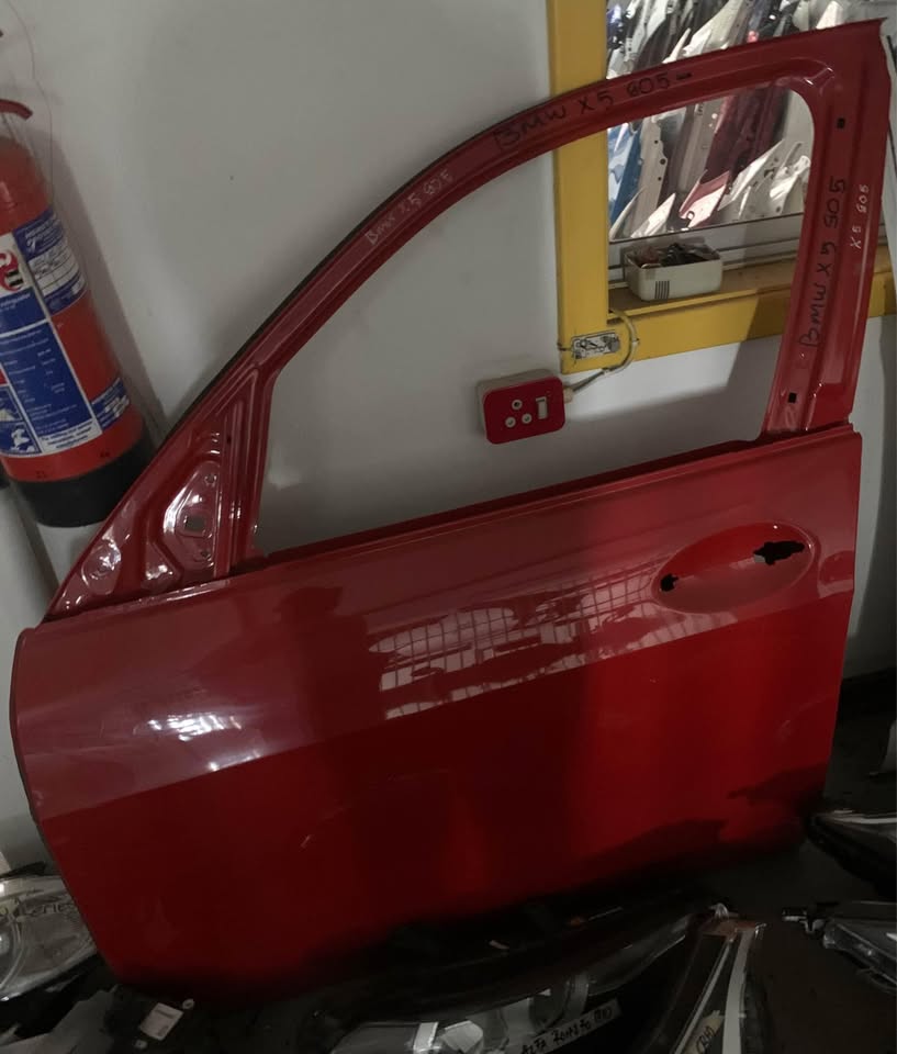 BMW G05 left front door