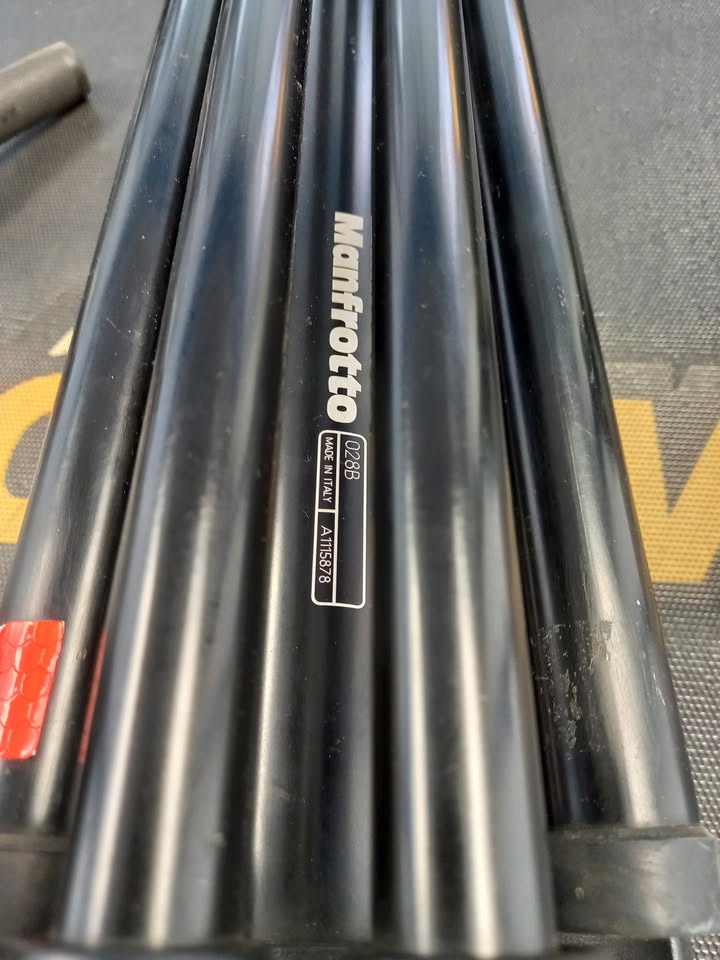 Manfrotto 028B Pro Geared Tripod Legs - Italian Made