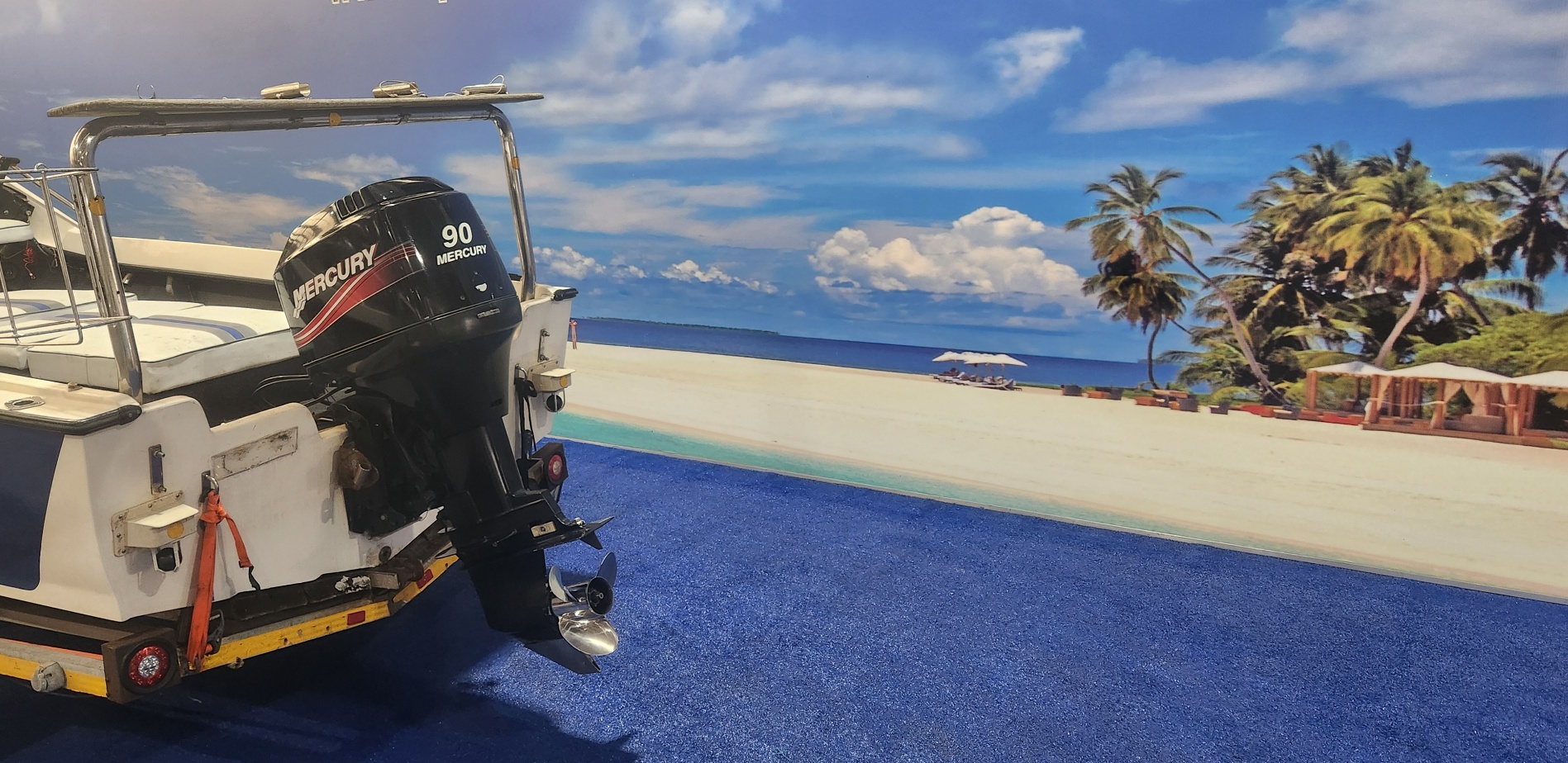 DORADO 16.6 ON TRAILER 90 HP MERCURY TRIM